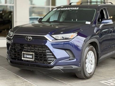 Certified 2024 Toyota Grand Highlander XLE image 3