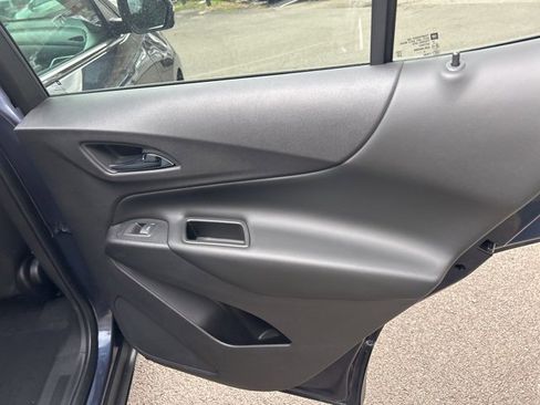 Used 2019 Chevrolet Equinox LT w/ Sun & Navigation Package image 8