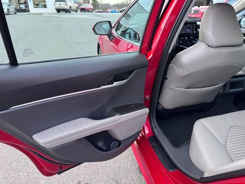 Used 2023 Toyota Camry SE image 15