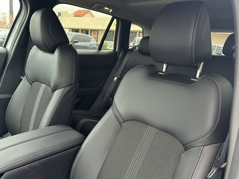 Used 2025 MAZDA CX-50 AWD 2.5 S w/ Premium Package image 14