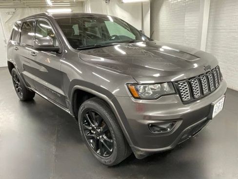 Used 2021 Jeep Grand Cherokee Laredo X AWD/4WD image 7