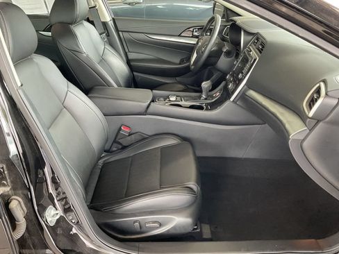 Used 2023 Nissan Maxima SV w/ Floor Mat Group FWD image 18