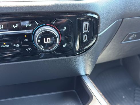 Used 2023 Chevrolet Silverado 1500 LT Trail Boss w/ LT Trail Boss Premium Package AWD/4WD image 31