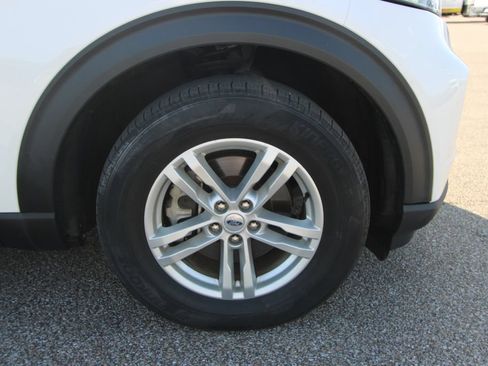 Used 2023 Ford Explorer XLT w/ Equipment Group 202A AWD/4WD image 10