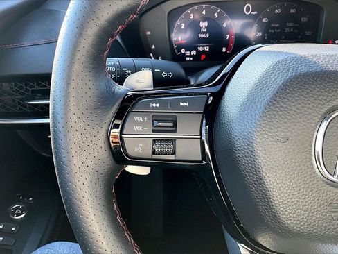 Certified 2025 Acura ADX A-Spec image 18