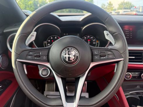 Used 2019 Alfa Romeo Stelvio Ti Sport w/ Quick Order Package 22S Sport AWD/4WD image 23