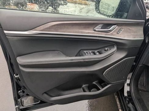 New 2026 Jeep Grand Cherokee Limited image 8