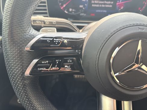 Used 2024 Mercedes-Benz GLS 450 4MATIC image 18
