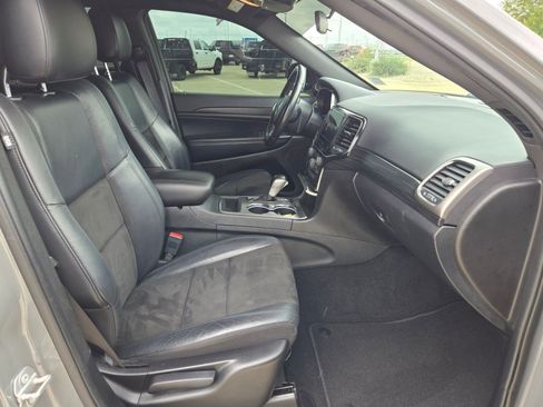 Used 2021 Jeep Grand Cherokee Laredo X AWD/4WD image 24