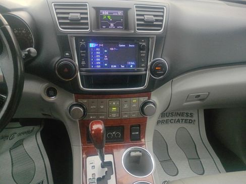 Used 2013 Toyota Highlander Limited AWD/4WD image 15