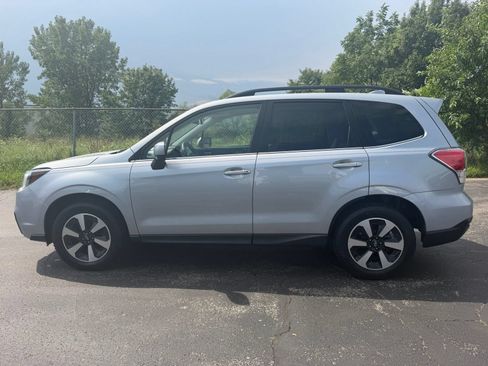 Used 2018 Subaru Forester 2.5i Limited AWD/4WD image 10