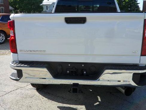 Used 2024 Chevrolet Silverado 2500 LT w/ Convenience Package AWD/4WD image 9