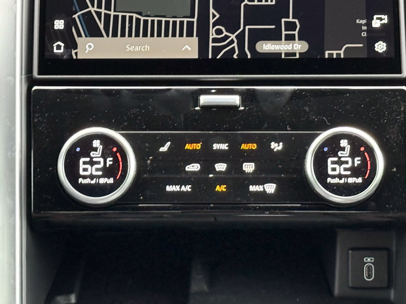New 2026 Land Rover Discovery S AWD/4WD image 29