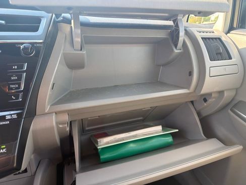 Used 2016 Toyota Prius V Five image 20