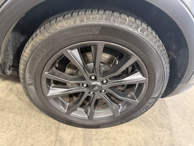 Used 2018 Ford Explorer XLT w/ XLT Appearance Package AWD/4WD image 4