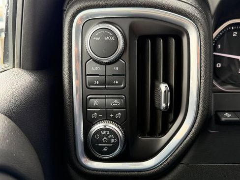 Used 2021 GMC Sierra 3500 Denali w/ Technology Package AWD/4WD image 19