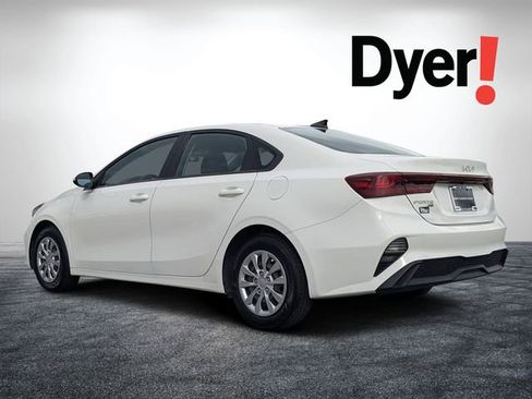 Certified 2022 Kia Forte Sedan FWD image 6