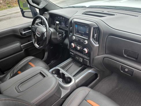 Used 2020 GMC Sierra 2500 AT4 w/ AT4 Premium Package AWD/4WD image 10