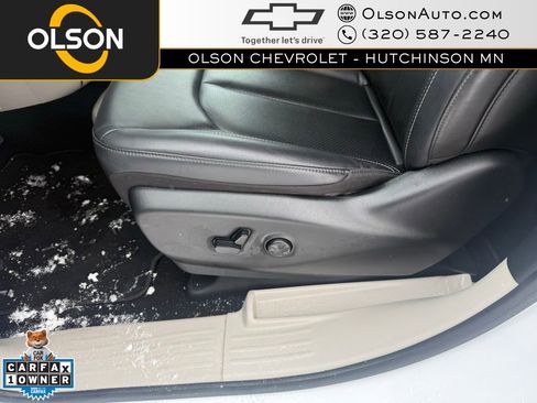 Used 2024 Chrysler Pacifica Touring-L image 12