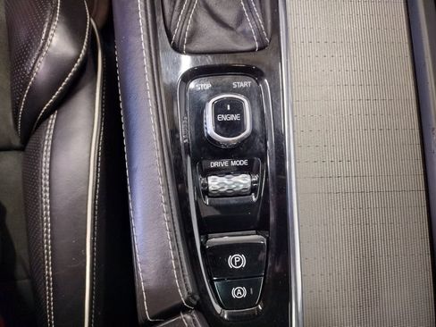 Used 2016 Volvo XC90 T6 R-Design w/ Vision Package AWD/4WD image 32