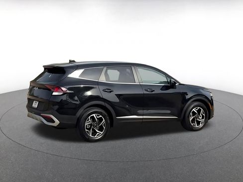 Used 2025 Kia Sportage LX image 12