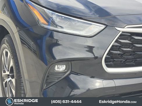 Used 2021 Toyota Highlander XLE image 9
