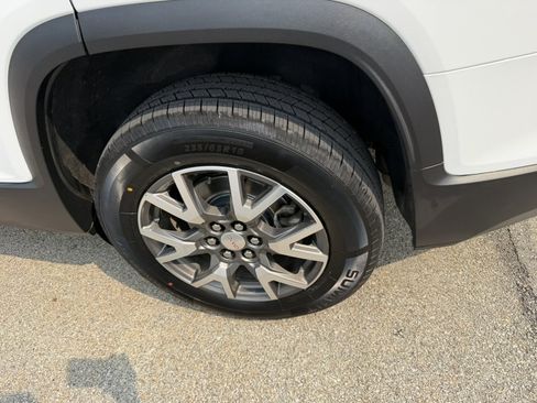 Certified 2020 GMC Acadia SLE w/ Driver Convenience Package AWD/4WD image 15