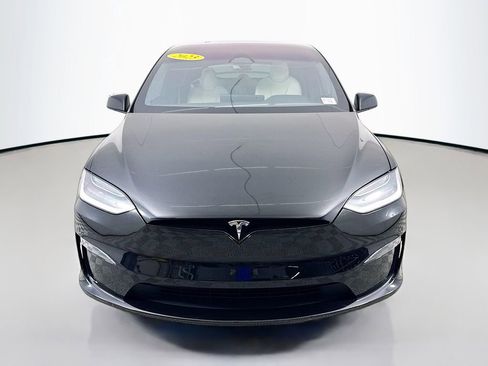 Used 2023 Tesla Model X image 2
