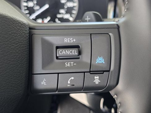 New 2026 Nissan Pathfinder SV w/ SV Premium Package FWD image 32