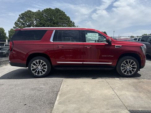 New 2026 GMC Yukon XL Denali w/ LPO, Floor Liner Package AWD/4WD image 2
