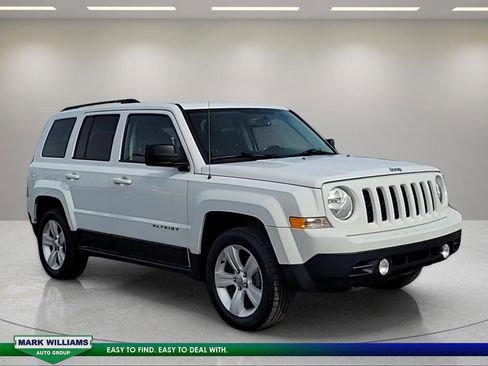 Used 2016 Jeep Patriot Latitude image 1