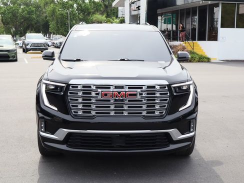 Certified 2024 GMC Acadia Denali w/ LPO, Roadside Safety Package FWD image 4