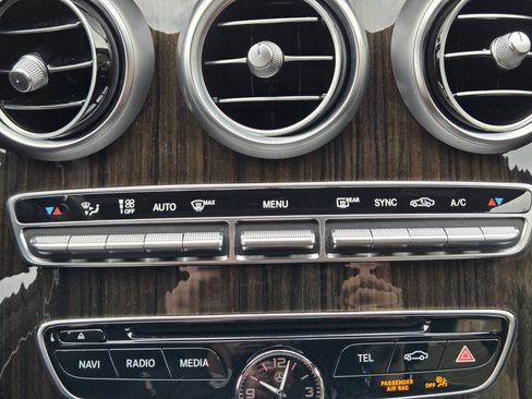 Used 2018 Mercedes-Benz C 300 4MATIC Sedan image 27