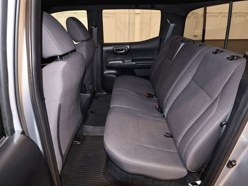 Used 2019 Toyota Tacoma TRD Off-Road AWD/4WD image 15