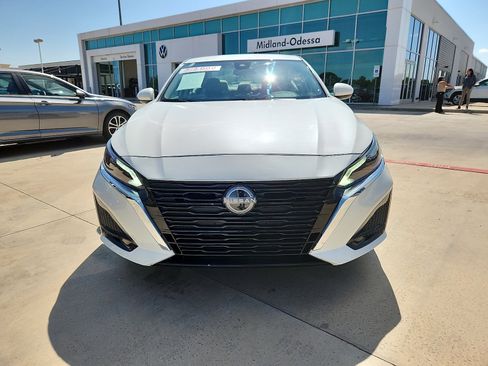 Used 2023 Nissan Altima 2.5 SV AWD/4WD image 2