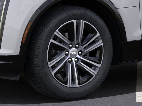 Used 2025 Cadillac Lyriq Luxury AWD/4WD image 9