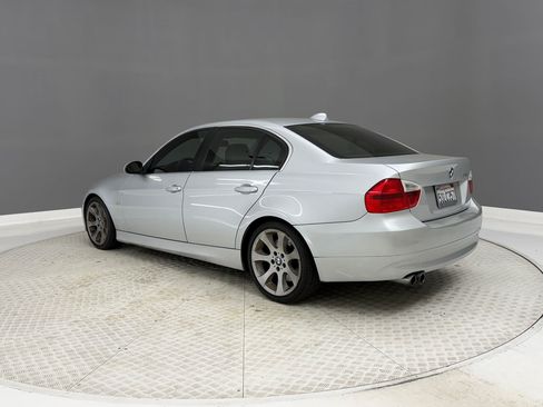 Used 2006 BMW 330i Sedan RWD image 3