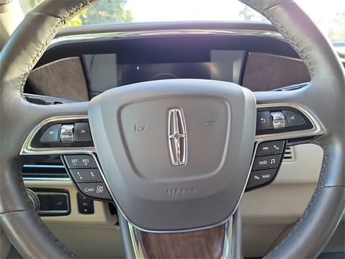 Used 2020 Lincoln Navigator Reserve w/ Luxury Package image 14
