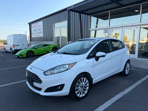 Used 2014 Ford Fiesta SE w/ Equipment Group 201A FWD image 3