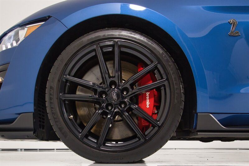 Used 2021 Ford Mustang Shelby GT500 w/ Technology Package RWD image 8