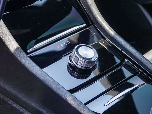 Certified 2022 Jeep Grand Cherokee L Overland w/ Luxury Tech Group IV image 17