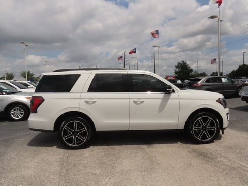 Certified 2021 Ford Expedition Limited image 8