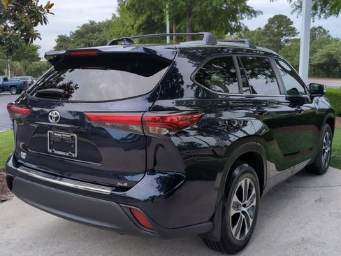 Used 2023 Toyota Highlander XLE FWD image 10