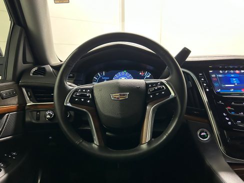 Used 2019 Cadillac Escalade ESV Premium Luxury AWD/4WD image 14