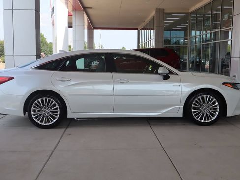 Used 2021 Toyota Avalon Limited w/ Advanced Safety Package FWD image 10