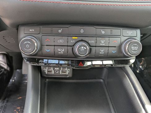 Used 2023 Dodge Durango GT AWD/4WD image 17