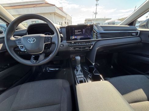 Used 2025 Toyota Camry LE FWD image 32