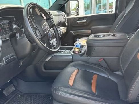 Used 2022 GMC Sierra 2500 AT4 w/ AT4 Preferred Package AWD/4WD image 9