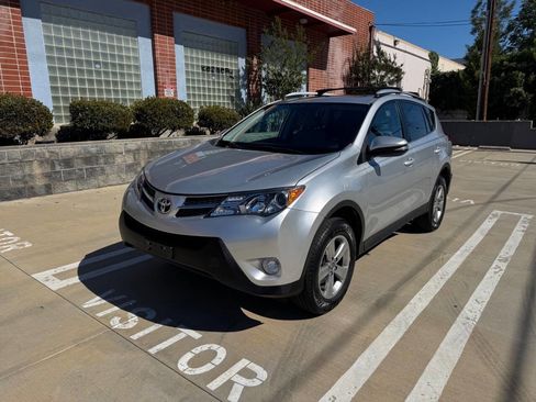 Used 2015 Toyota RAV4 XLE FWD image 1