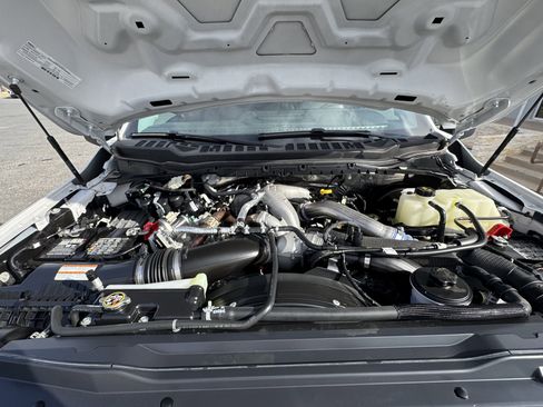 Used 2025 Ford F250 Lariat w/ Chrome Package image 16